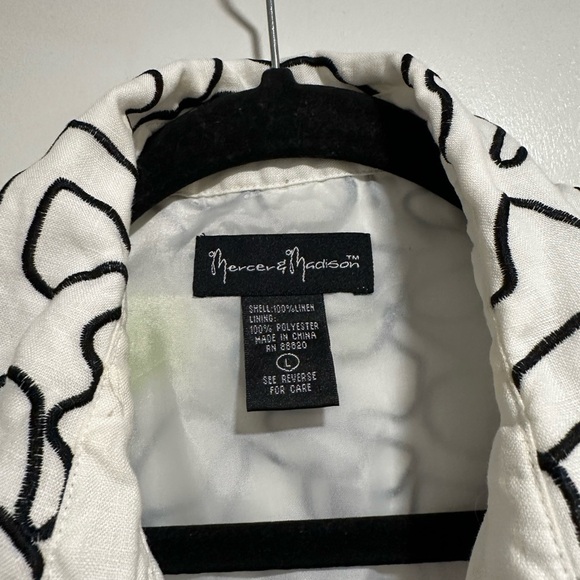 Mercer & Madison Women’s Sz: L Linen Vest Embroidered Bright Spring Flowers. - Picture 8 of 8